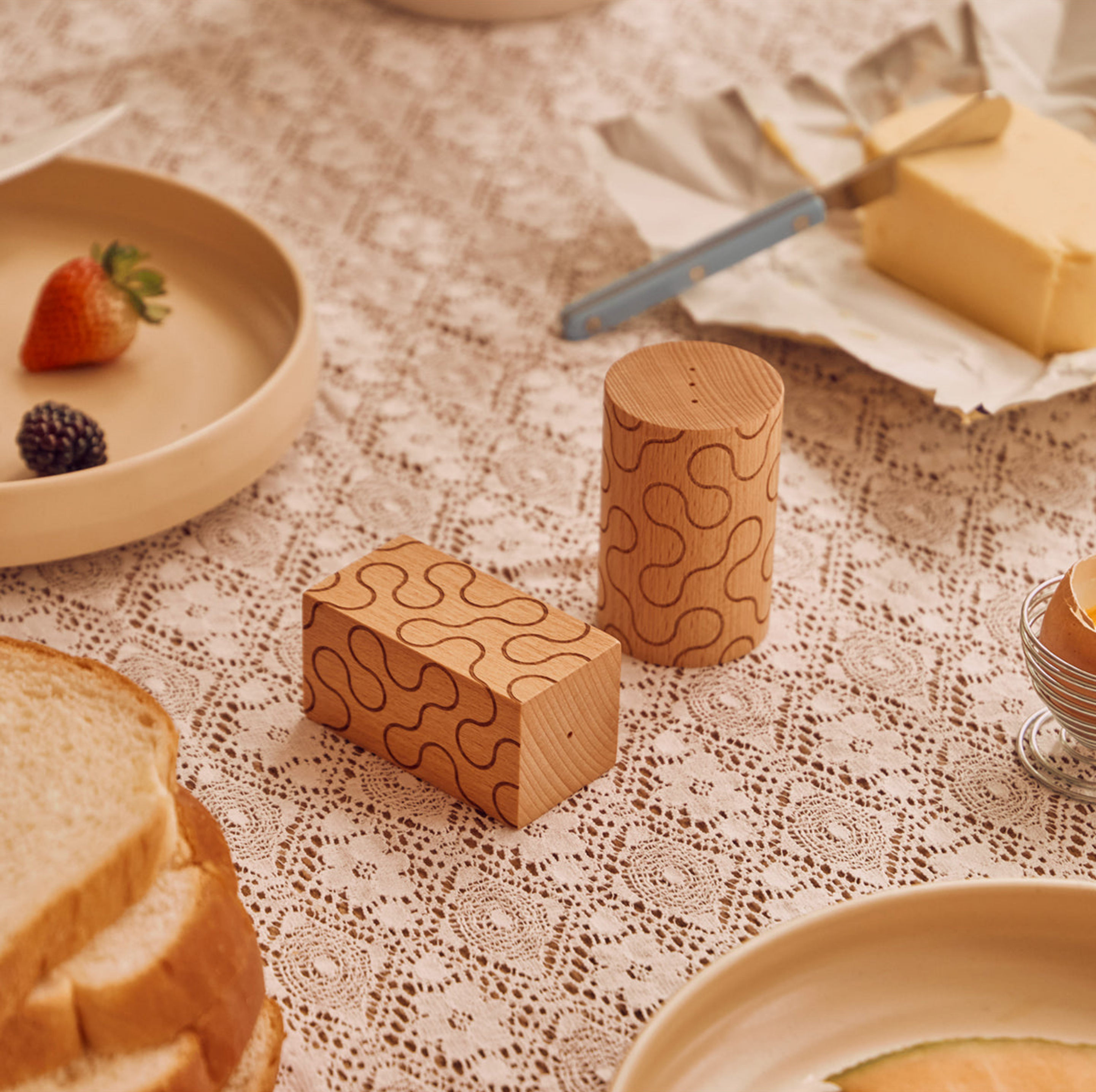 Dusen Dusen Pattern Shakers – Salt & Pepper Set