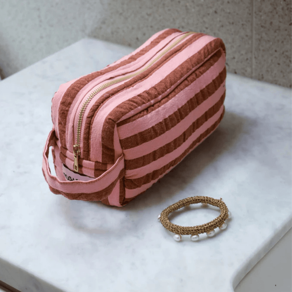 Sundae Seersucker Dopp Kit - Mosey Me - Gifted